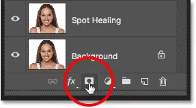 Klick auf das Symbol Ebenenmaske hinzufügen im Ebenenbedienfeld in Photoshop