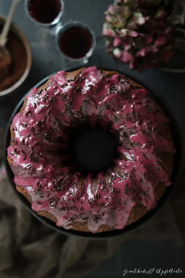 Omas saftiger Rotweinkuchen