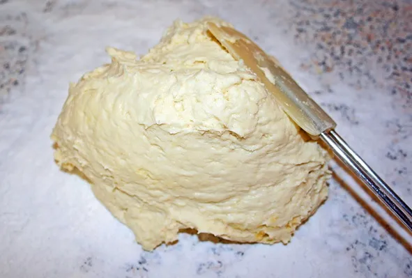 Teigbearbeitung für Laugengebäck