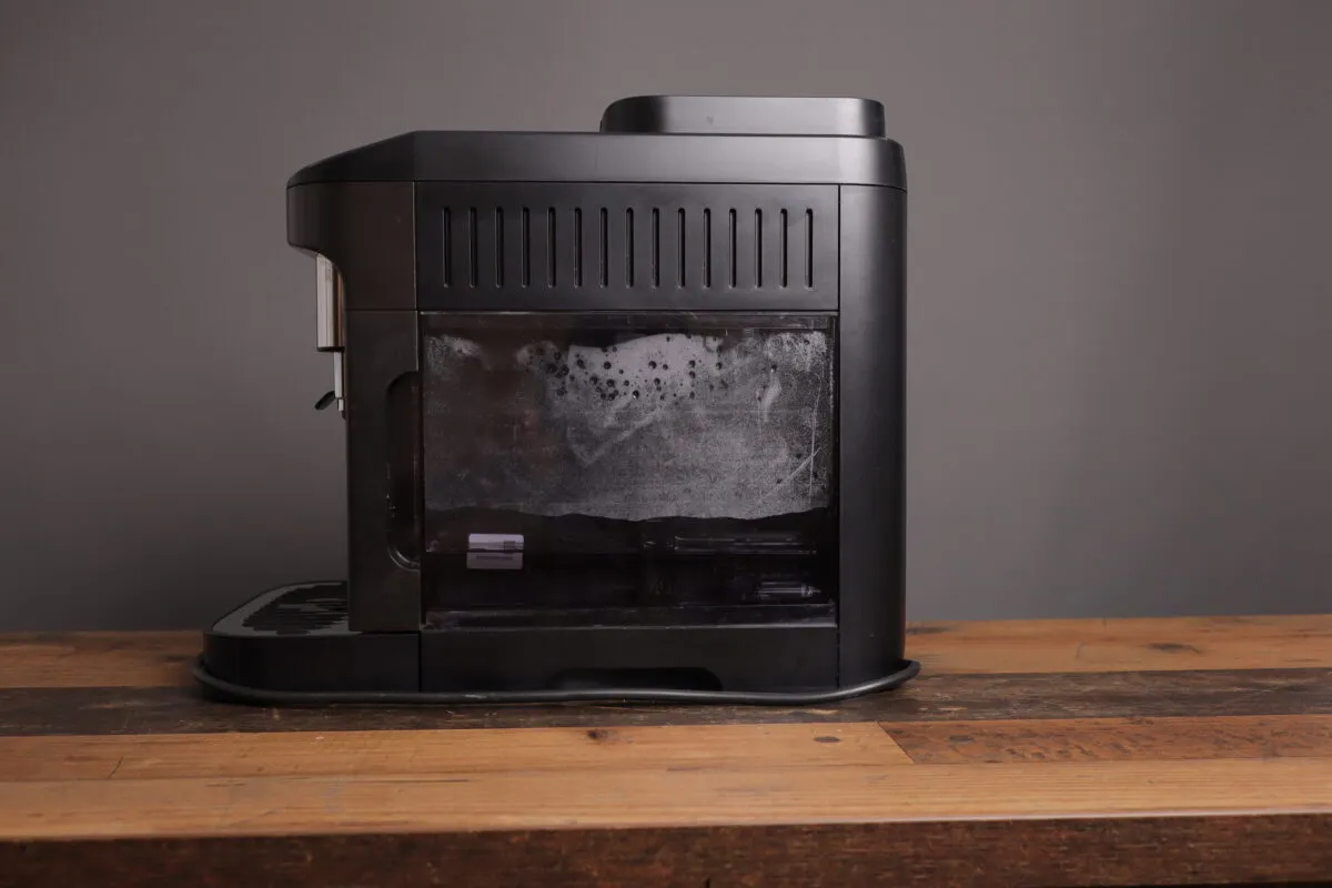 Wassertank der Delonghi Magnifica Evo