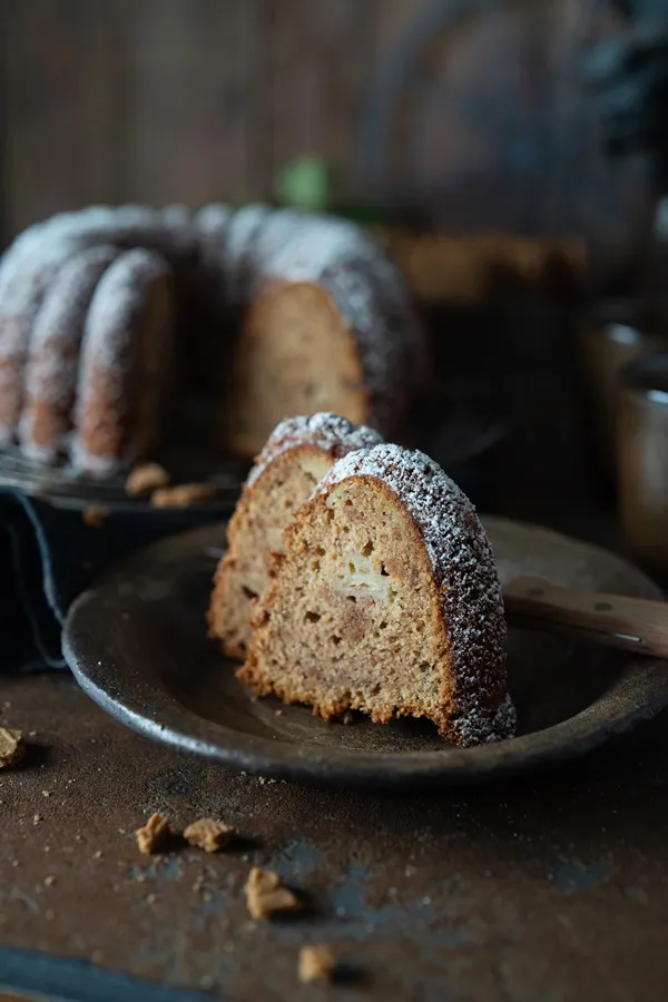 Würziger Spekulatius-Gugelhupf mit Apfel