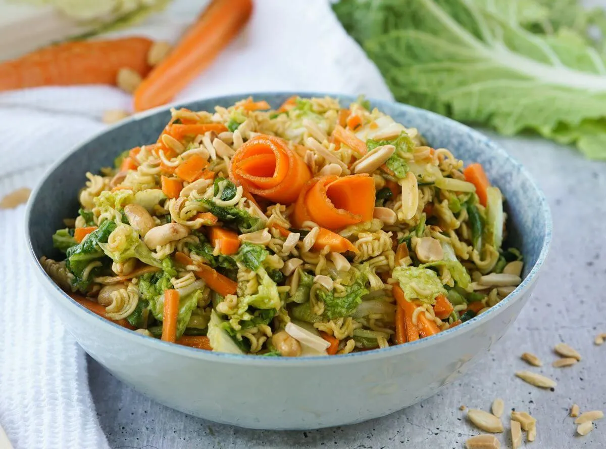 Asiatischer Nudelsalat Yum-Yum-Style