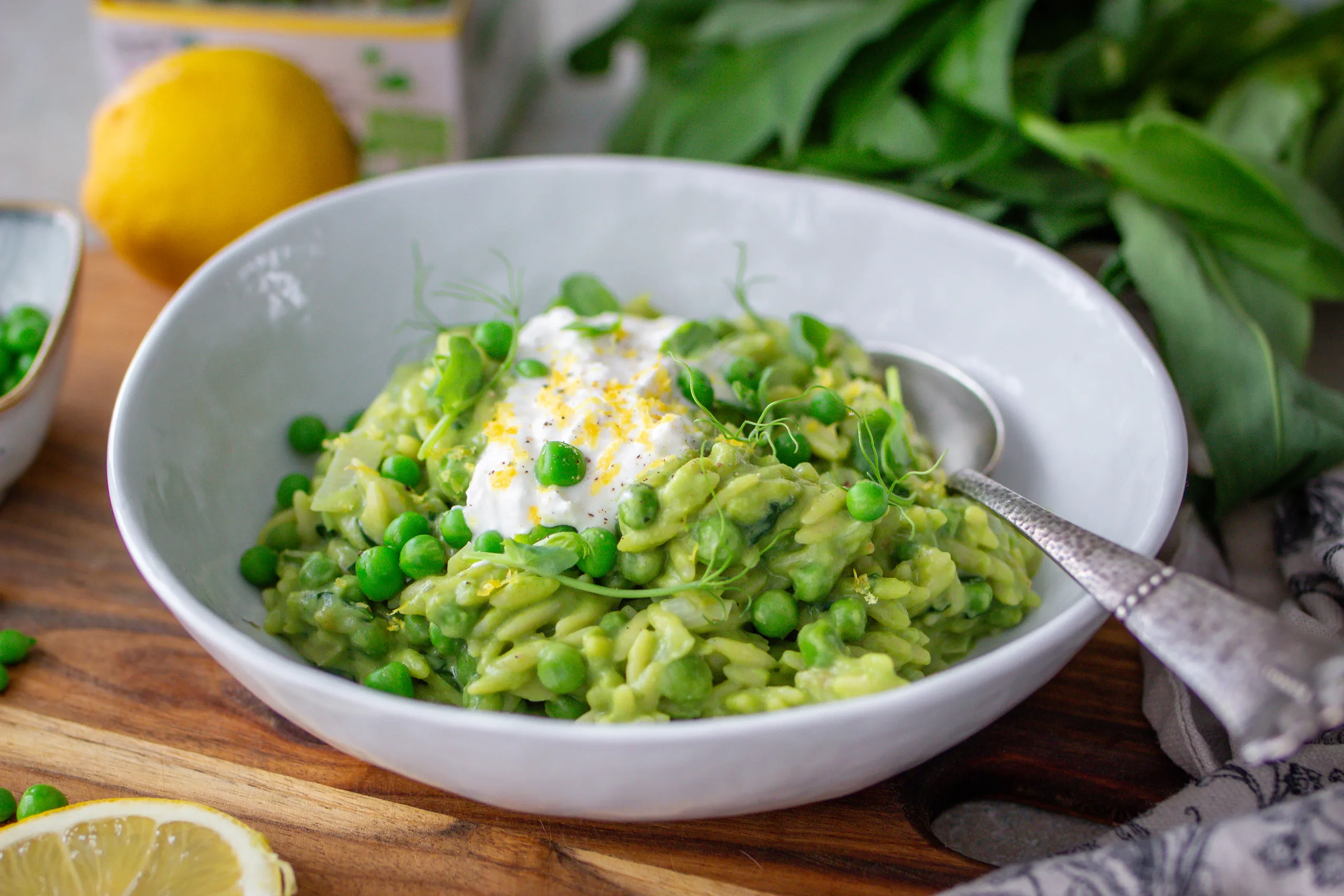 Cremiges Bärlauch-Orzo – ein visuell ansprechendes Frühlingsgericht