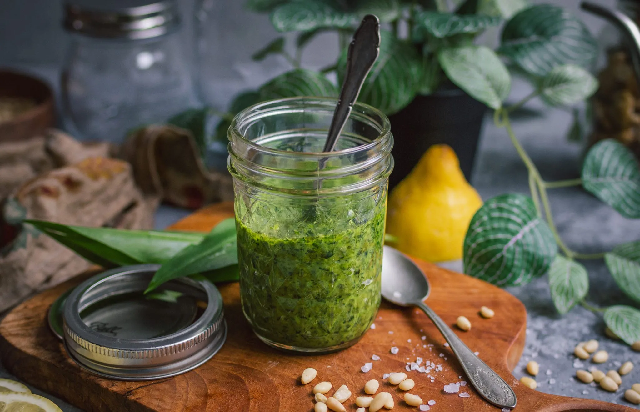 Das beste vegane Bärlauch-Pesto, eine vielseitige Basis