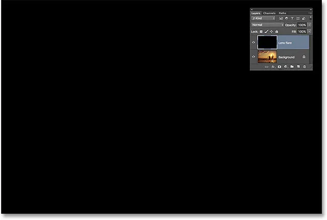 Das Dokument nach dem Füllen der Ebene "Lens flare" mit Schwarz.