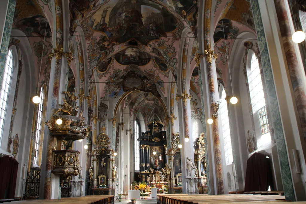Die beeindruckende Bergkulisse von Hall in Tirol.