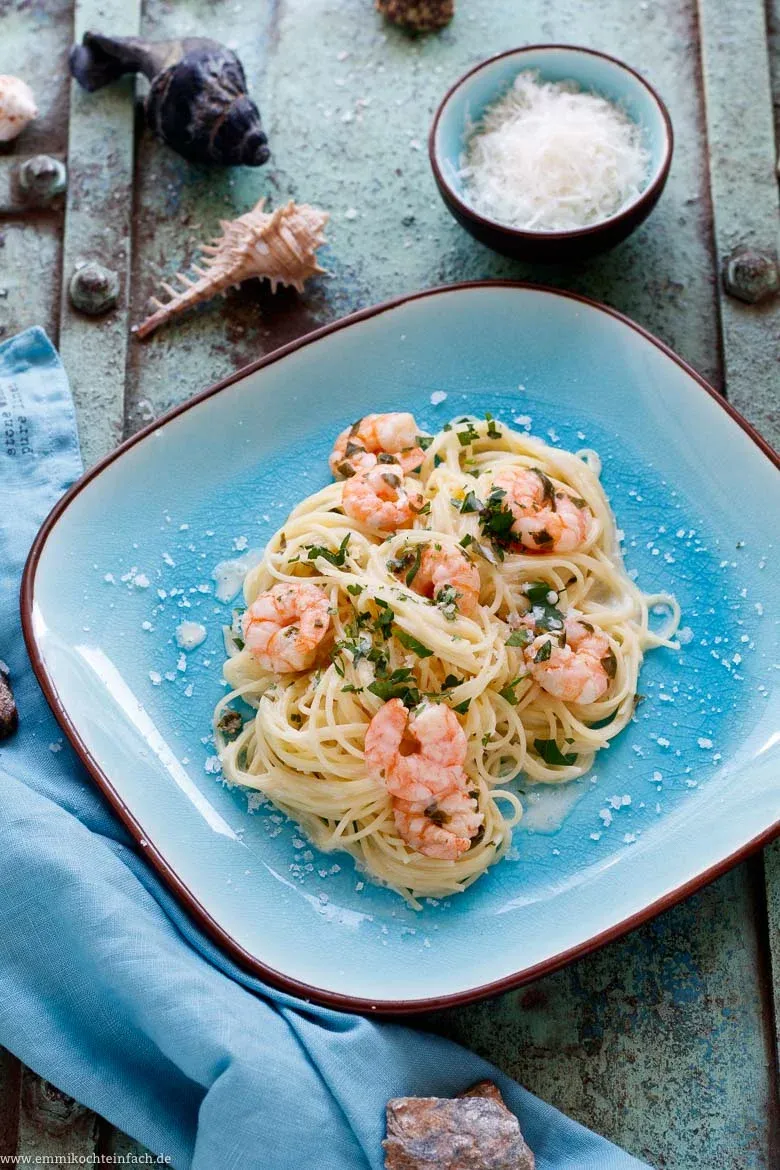 Die schnellen, cremigen Nudeln schmecken nach Urlaub - www.emmikochteinfach.de
