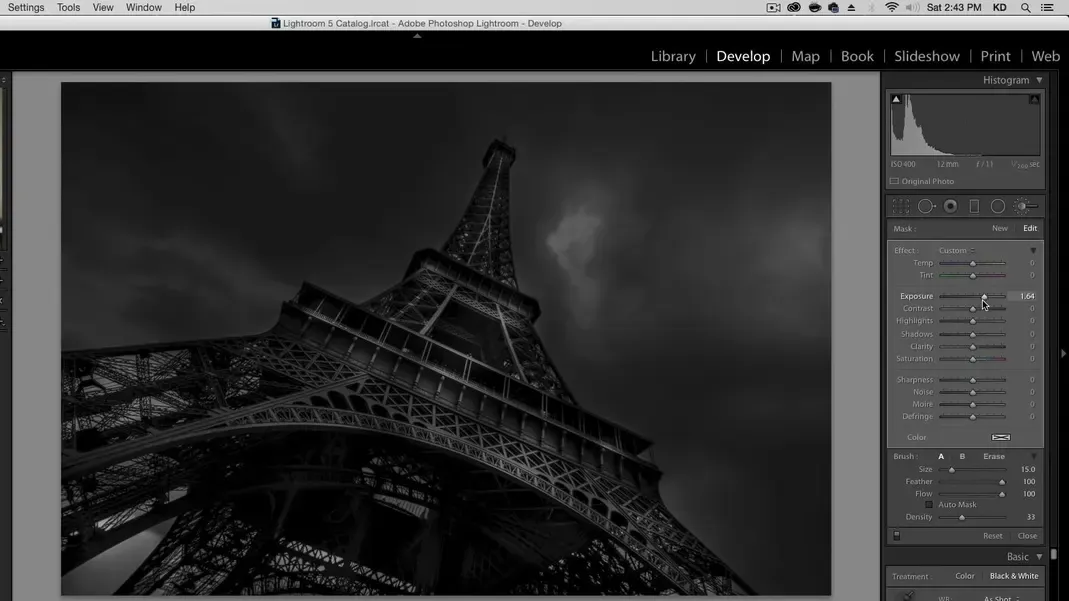 Finale Anpassung mit einer großen Lichtquelle im Zentrum