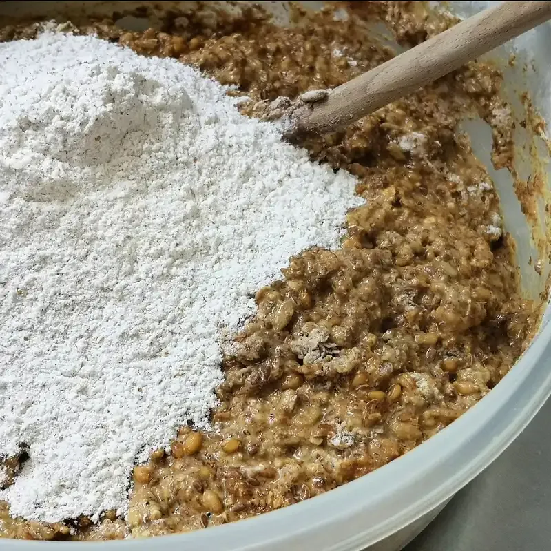 Gerade genug Mehl hinzufügen