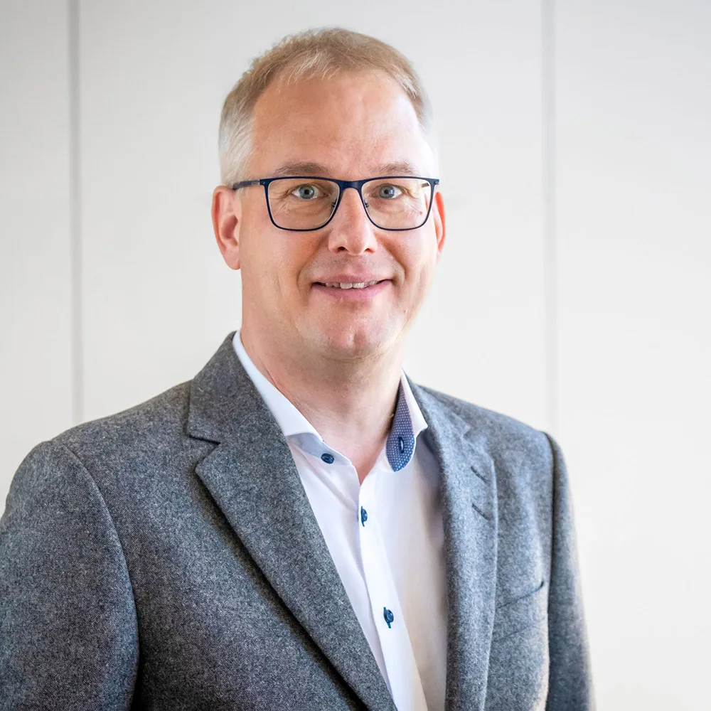 Gero Kellermann leitet den Arbeitsbereich Staats- und Verfassungsrecht und Rechtspolitik an der Akademie für Politische Bildung in Tutzing.