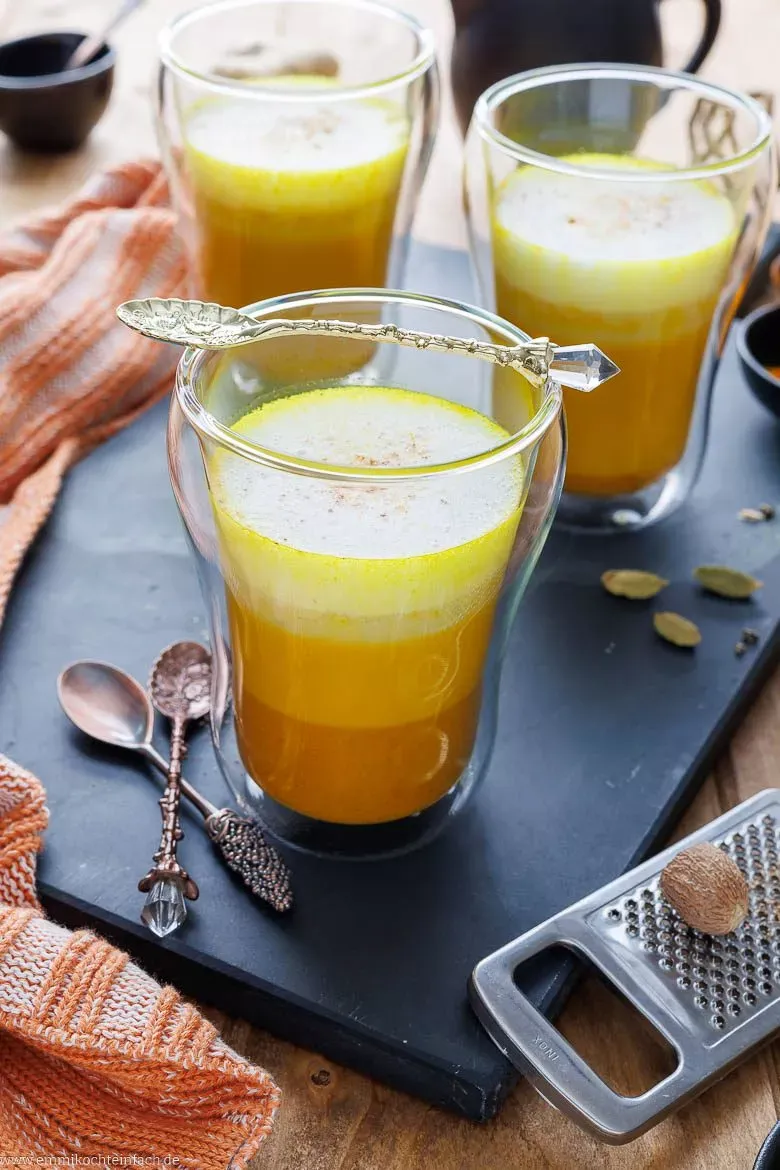 Goldene Milch mit Kurkuma