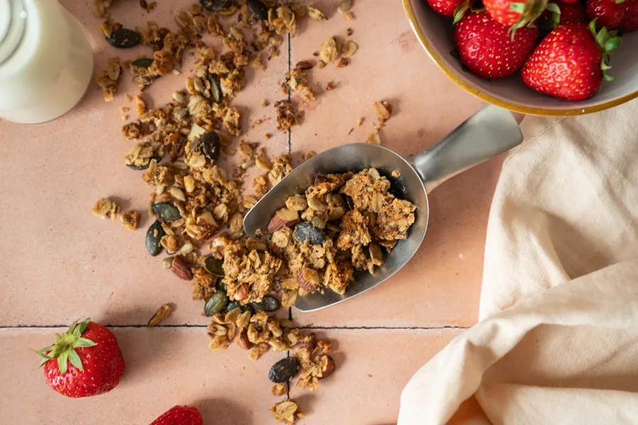 Knuspermüsli mit Nüssen