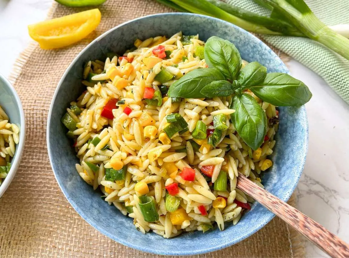 Kritharaki-Salat mit Paprika