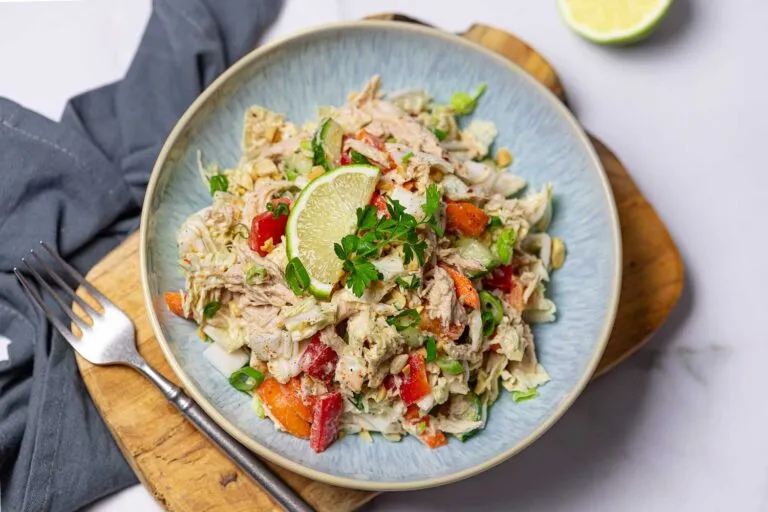 Low Carb Chinakohl-Hähnchen-Salat
