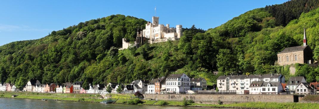 Erkundung malerischer Routen rund um Koblenz in einem erstklassigen Fahrzeug.