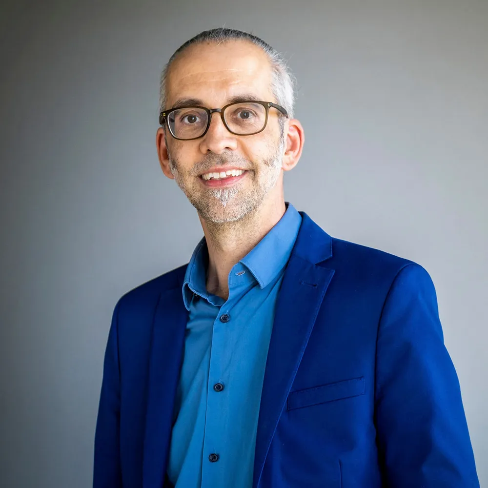 Michael Mayer ist Wissenschaftlicher Assistent für Zeitgeschichte an der Akademie für Politische Bildung in Tutzing.