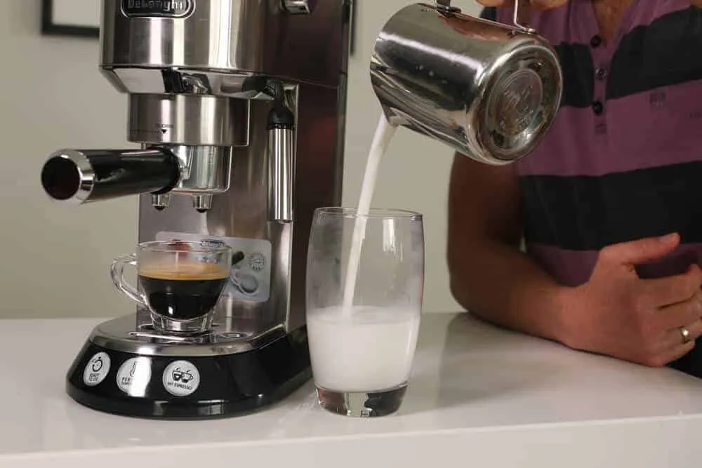 Milchschaum mit der EC 680