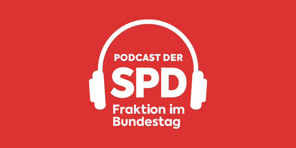 Olaf Scholz im Bundestag, leidenschaftlich in einer Debatte, seine Mimik zeigt Anspannung.