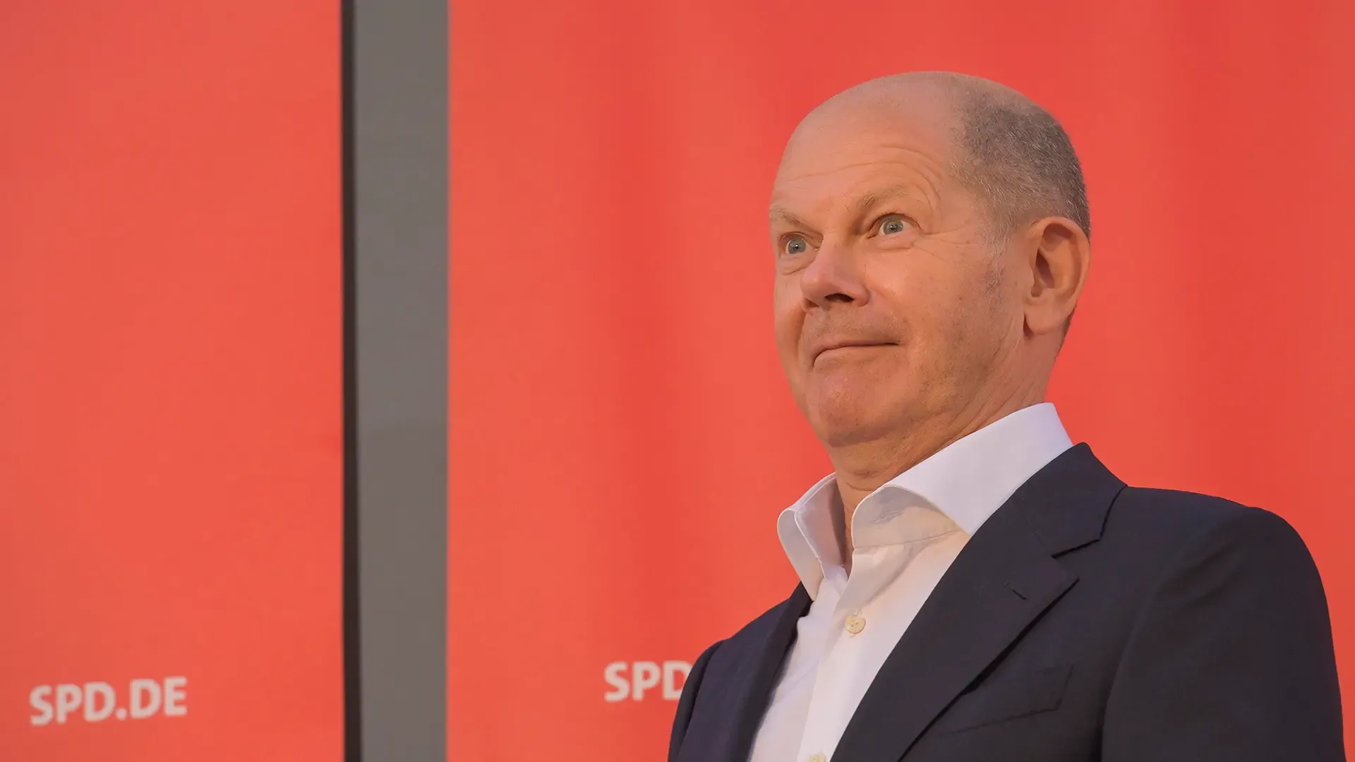 Humorvoller Olaf Scholz Witz im Internet-Zeitalter