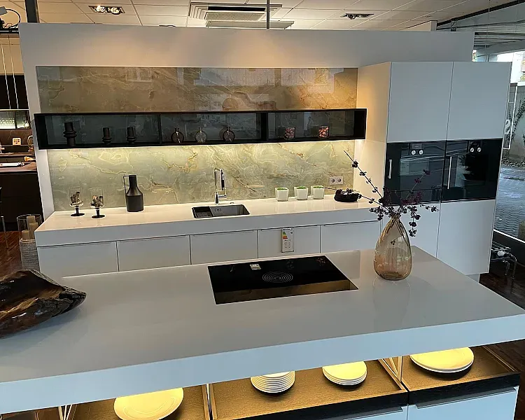 Poggenpohl +Modo Designerküche LNM polarweiß