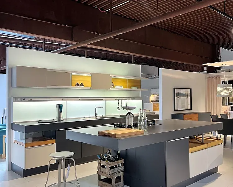 Poggenpohl +modo - Edle Designerküche mit Showeffekt