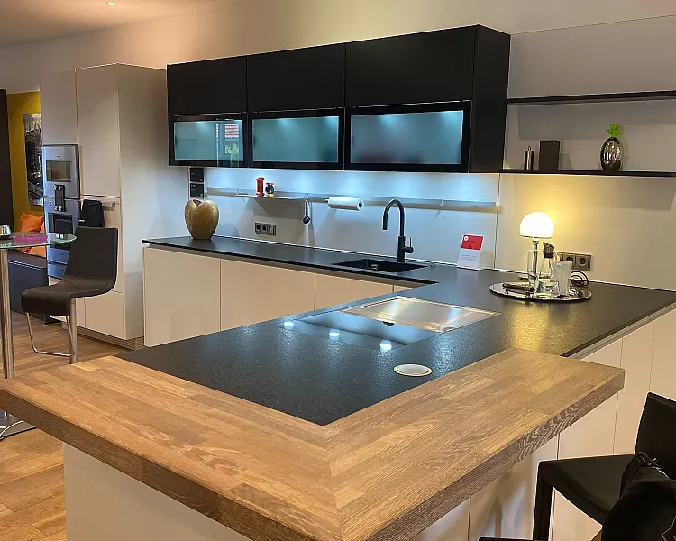 Poggenpohl Segmento grifflos ML Mattlack polarweiß / ML Mattlack schwarz