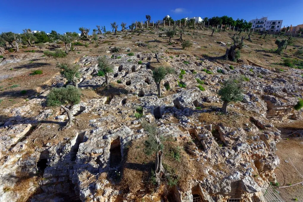Punische Nekropole von Puig des Molins auf Ibiza.