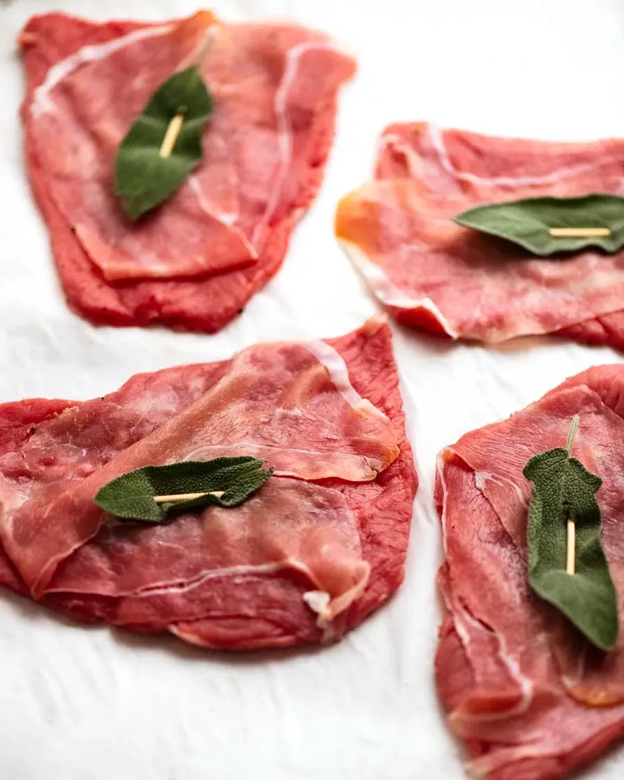 Saltimbocca bereit zum Kochen