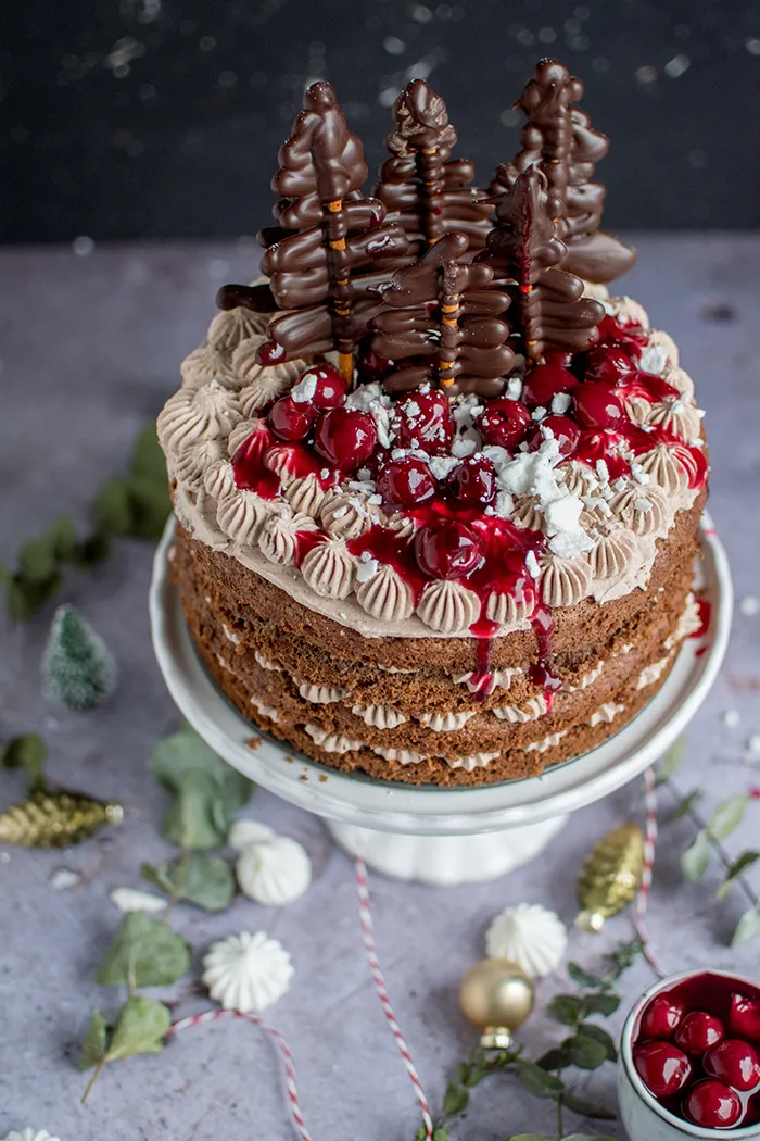 Schichten des Lebkuchenkuchens