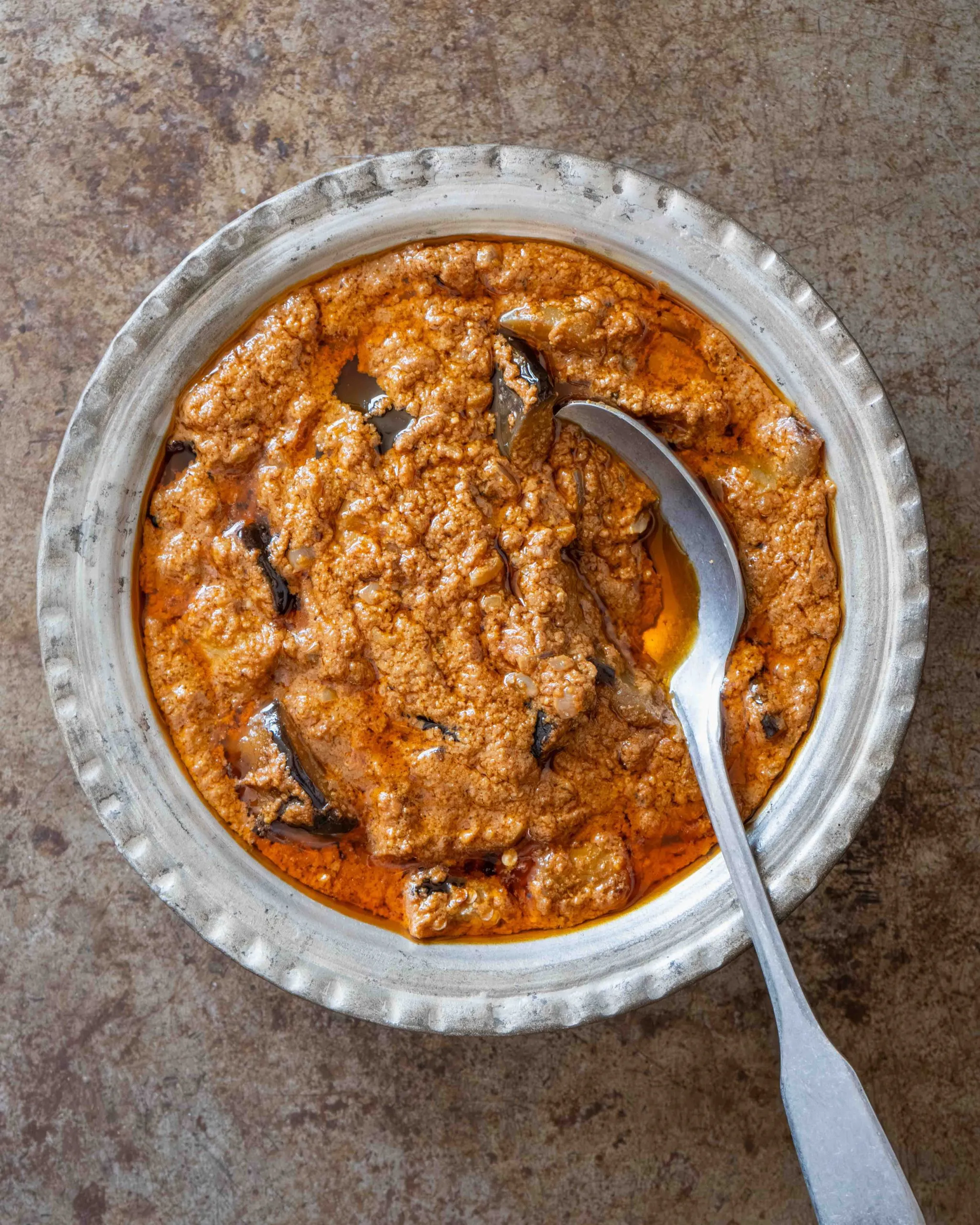 Shish Andaz in einer Metallplatte