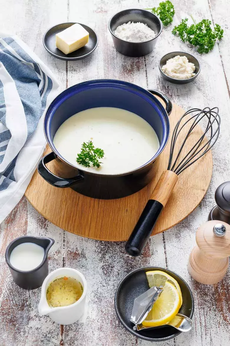 Soße aus Meerrettich, Brühe und Milch