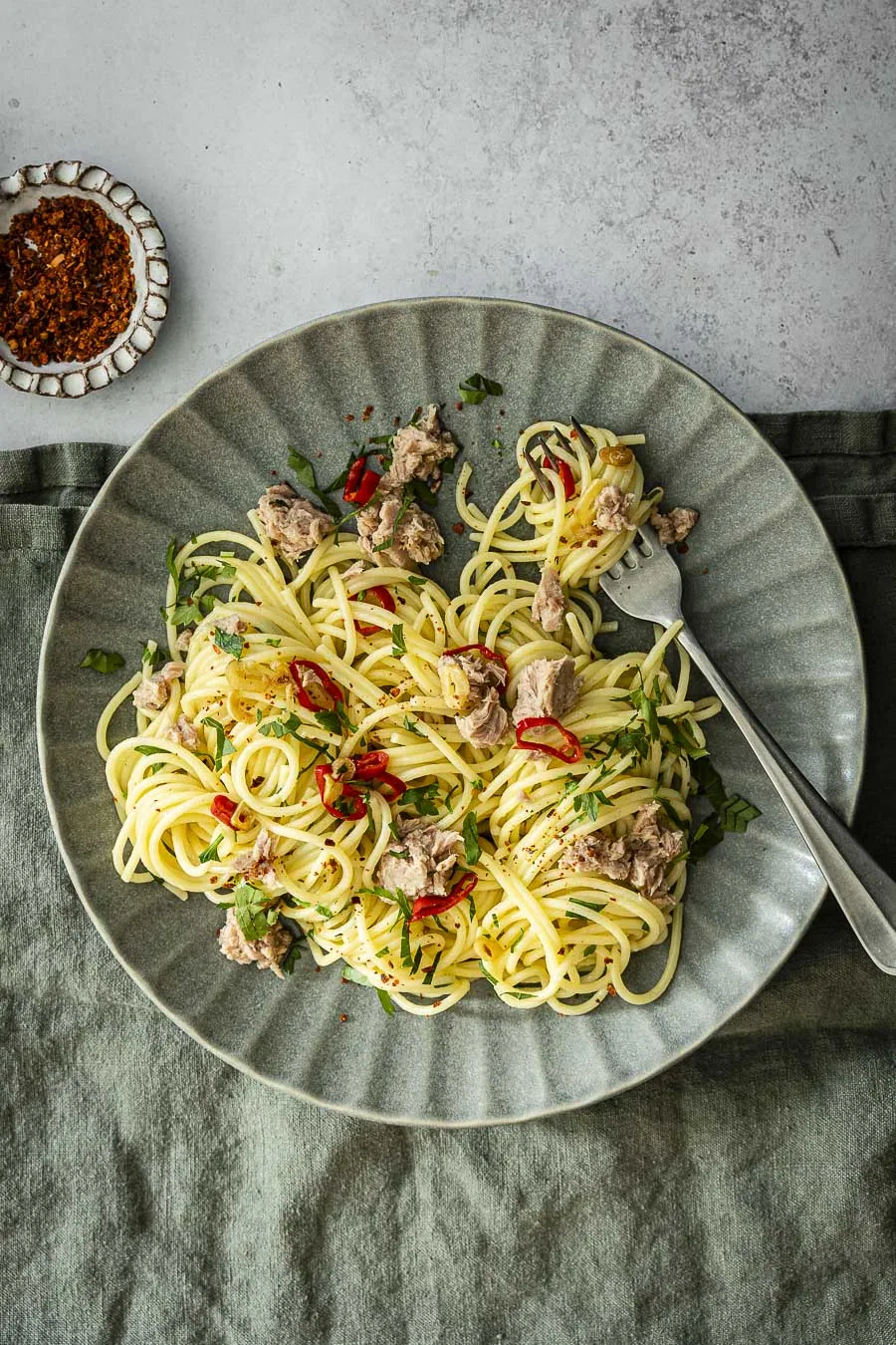 Spaghetti mit Thunfisch und Knoblauch