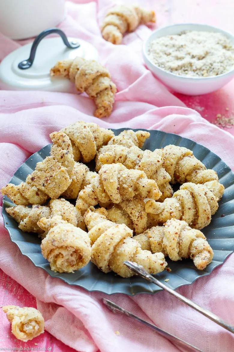 Süßes Gebäck mit Haselnüssen