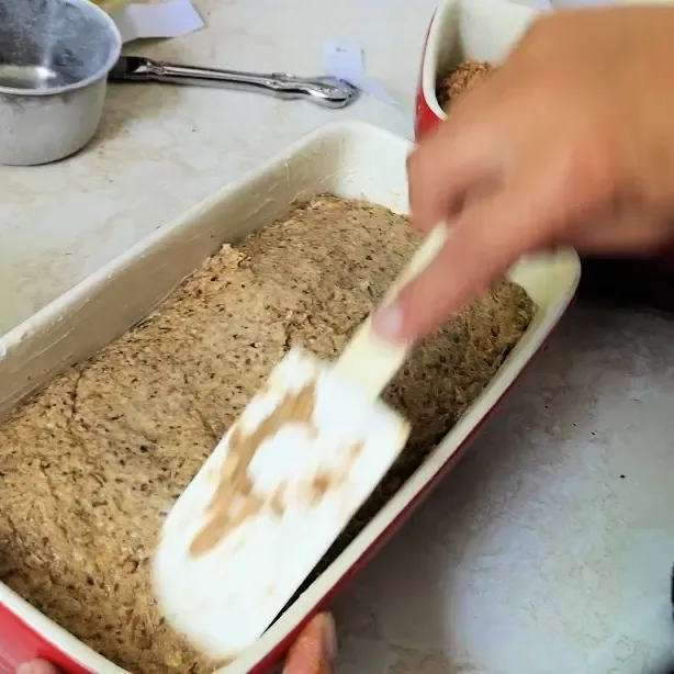 Teig in Kastenformen teilen