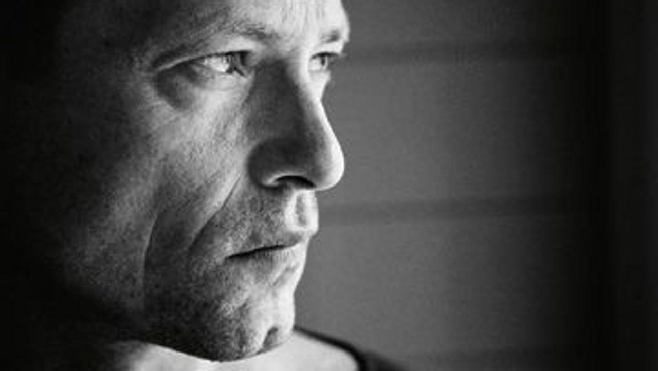Til Schweiger in einer Filmszene, nachdenklich und fokussiert, Kino Atmosphäre