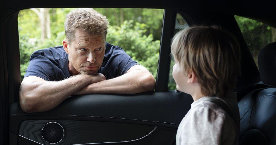 Til Schweiger und Franziska Machens in einer emotionalen Szene aus "Lieber Kurt", dem neuen Film von Til Schweiger.