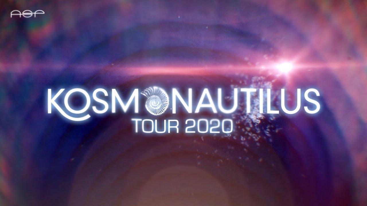 Till Lindemann auf der Bühne seiner "Meine Welt" Tour 2025, umgeben von spektakulären Pyroeffekten.