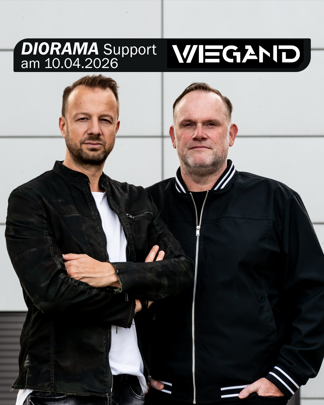 Till Lindemann während seiner Solo-Tour 2022, mit einer intimeren, aber dennoch kraftvollen Bühnenpräsenz und visuellen Elementen