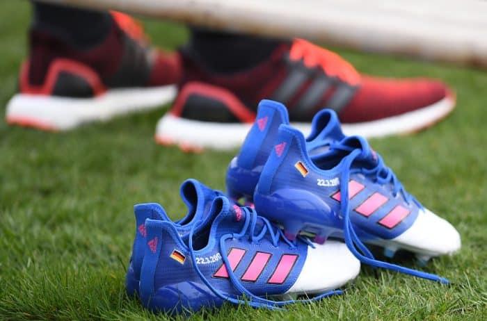 Toni Kroos im Detail mit seinen Fußballschuhen Adidas F50 Adizero