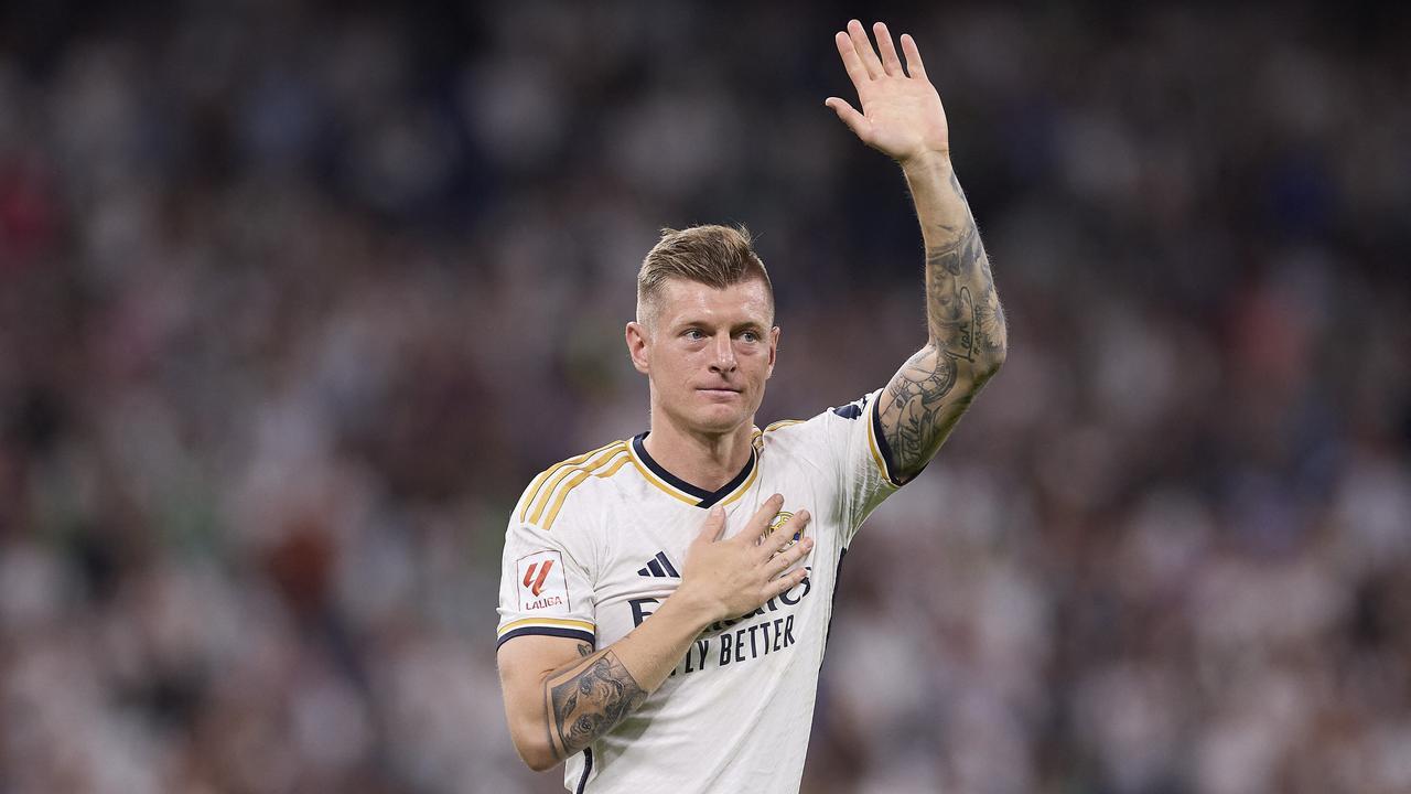 Toni Kroos, die Ikone von Real Madrid, feiert einen seiner Champions-League-Titel mit Souveränität.