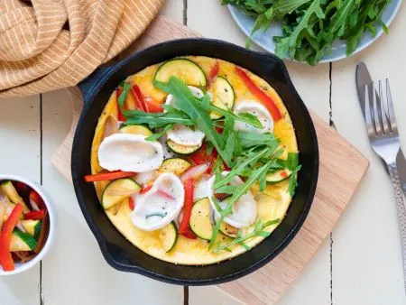 Zucchini-Omelette mit Ziegenkäse und Rucola Rezept