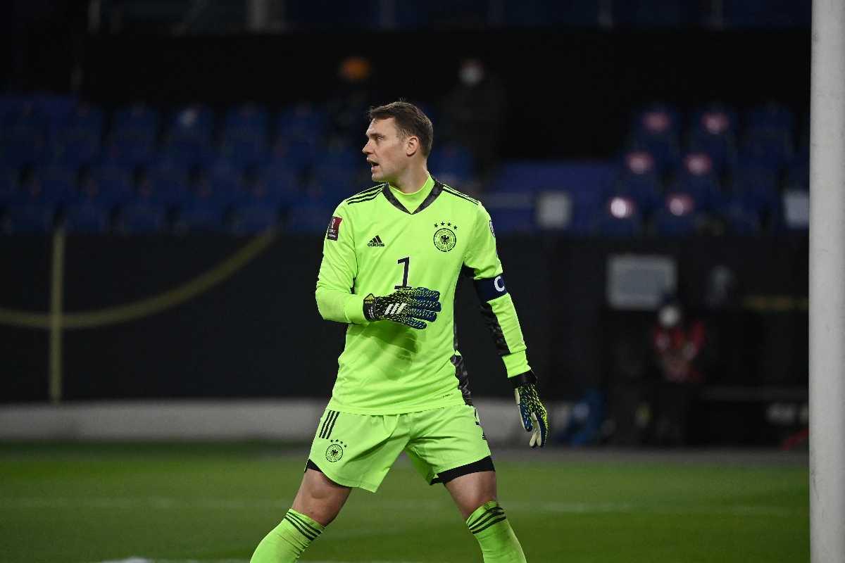 Manuel Neuer feiert den Gewinn der Weltmeisterschaft 2014 mit der deutschen Nationalmannschaft.
