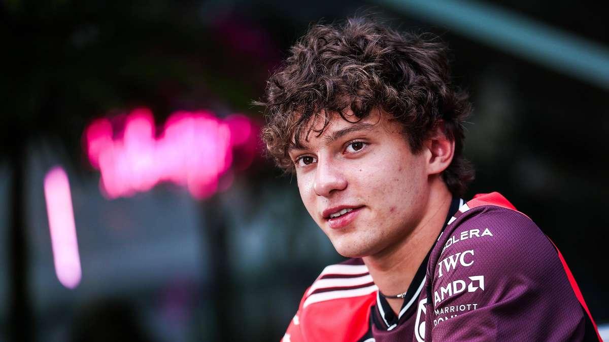 Sebastian Vettel feiert seinen ersten Formel-1-Sieg in Monza 2008, ein Meilenstein seiner Karriere.